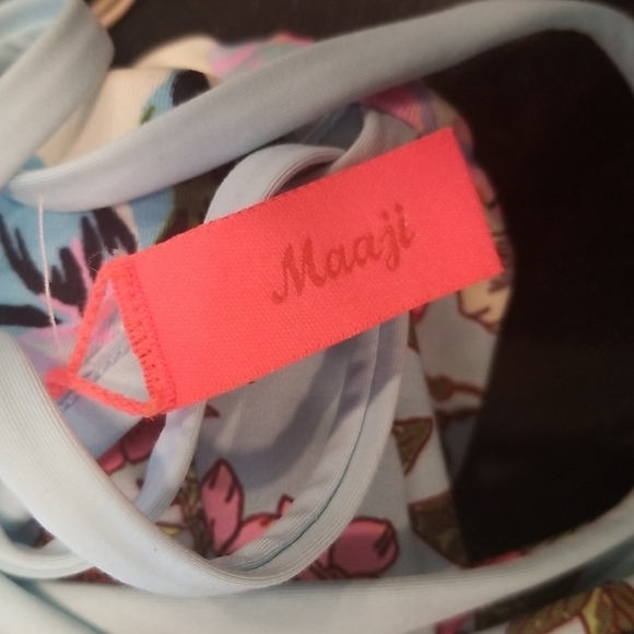 MAAJI Smooth Skies Safary Reversible Convertible Strap One-Piece Swimsuit S NWT - Picture 15 of 16